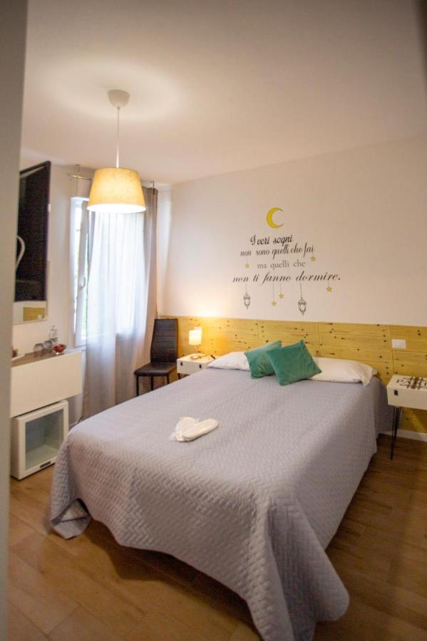 Bed And Breakfast Castello7 San Felice del Benaco Exterior photo